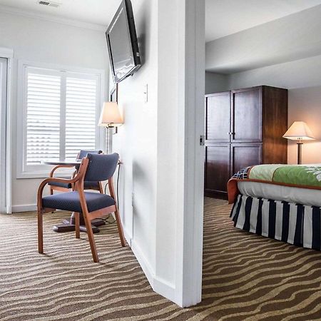 Island Inn & Suites, Ascend Hotel Collection Piney Point Eksteriør bilde