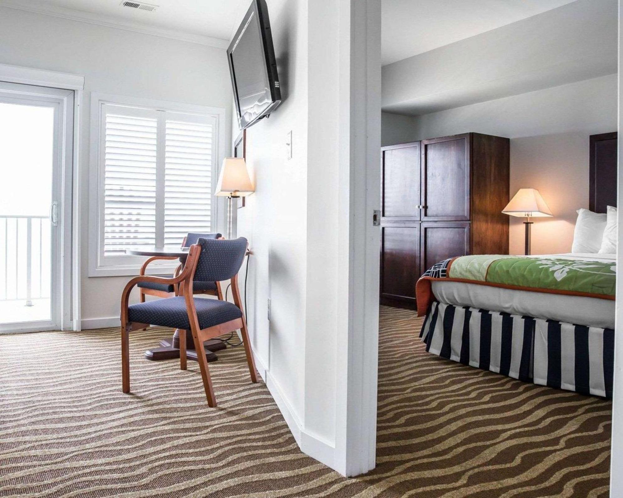 Island Inn & Suites, Ascend Hotel Collection Piney Point Eksteriør bilde