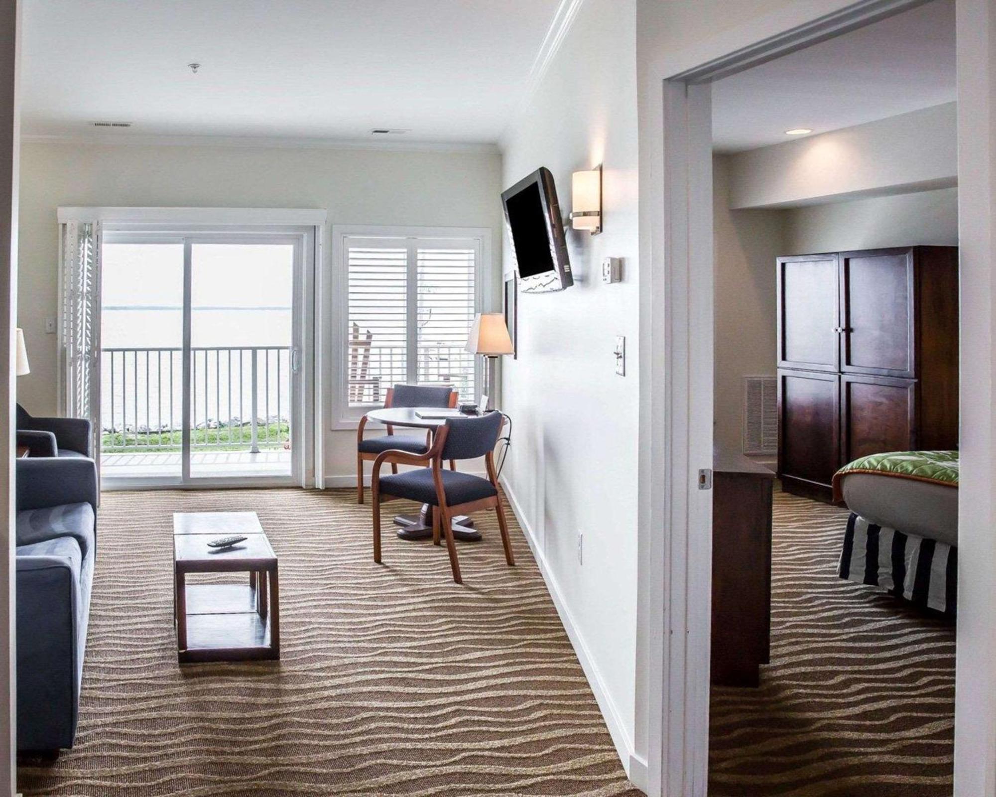 Island Inn & Suites, Ascend Hotel Collection Piney Point Eksteriør bilde