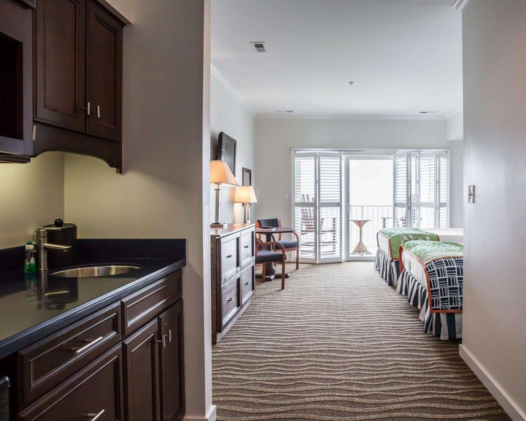 Island Inn & Suites, Ascend Hotel Collection Piney Point Eksteriør bilde