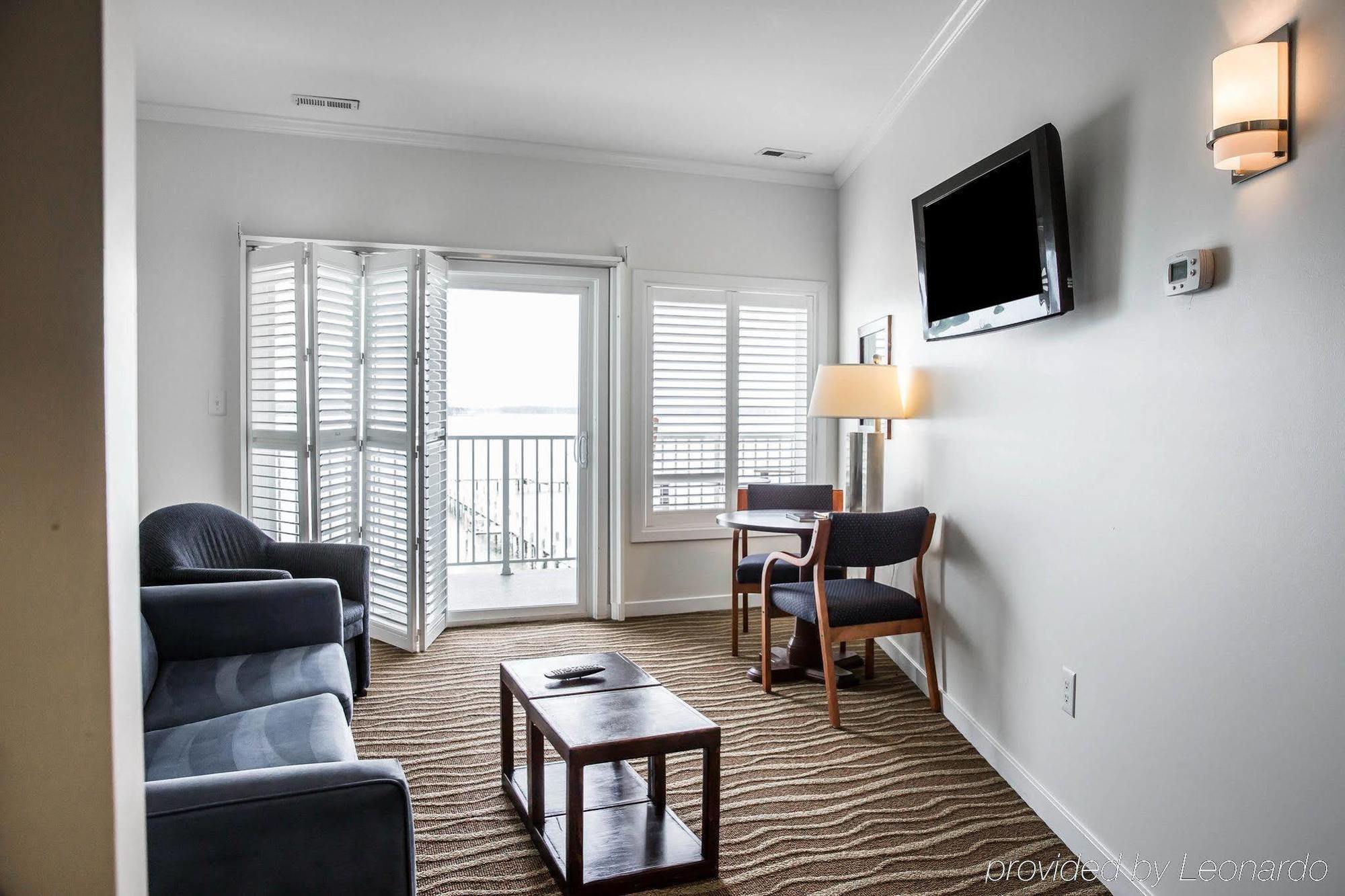 Island Inn & Suites, Ascend Hotel Collection Piney Point Eksteriør bilde